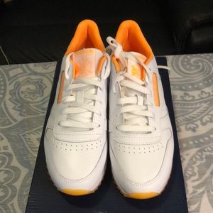 Brand new women’s Reebok Double size 8
